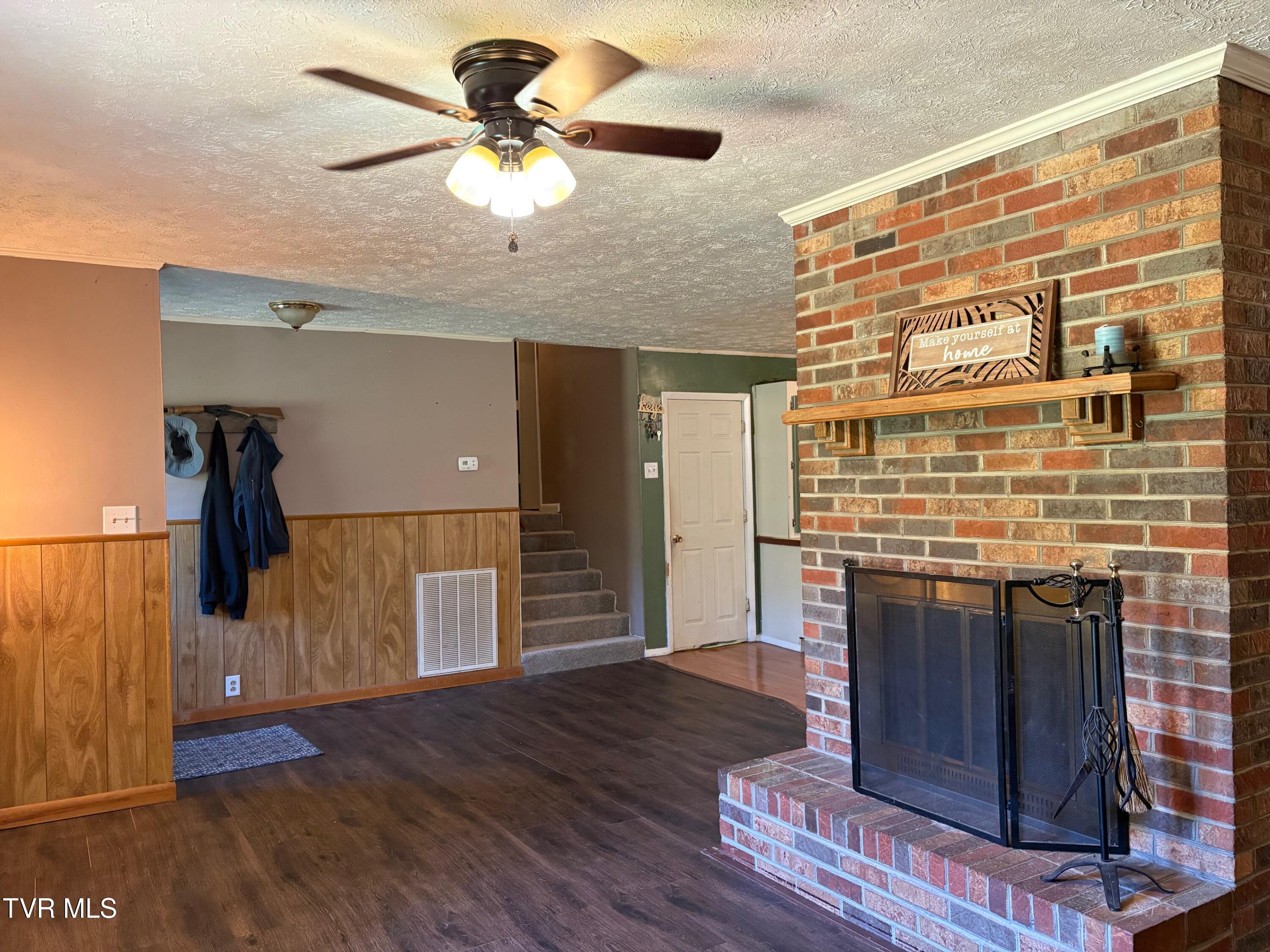 345 Mt Wesley Road Telford, TN 37690 - Photo 7 of 42 Living.Room