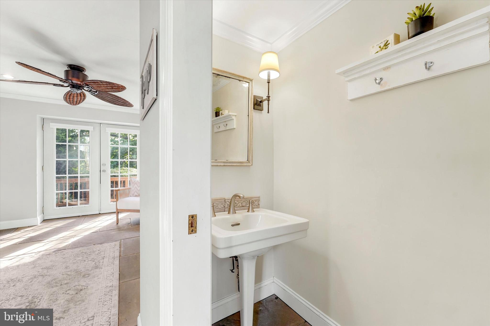 570 Strathmore Road Havertown, PA 19083 - Photo 14 of 34