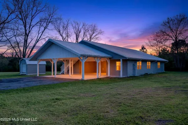 $499,900 | 1059 Thomas School Road, Lumberton, MS 39455