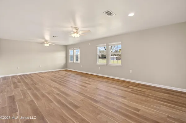 $499,900 | 1059 Thomas School Road, Lumberton, MS 39455