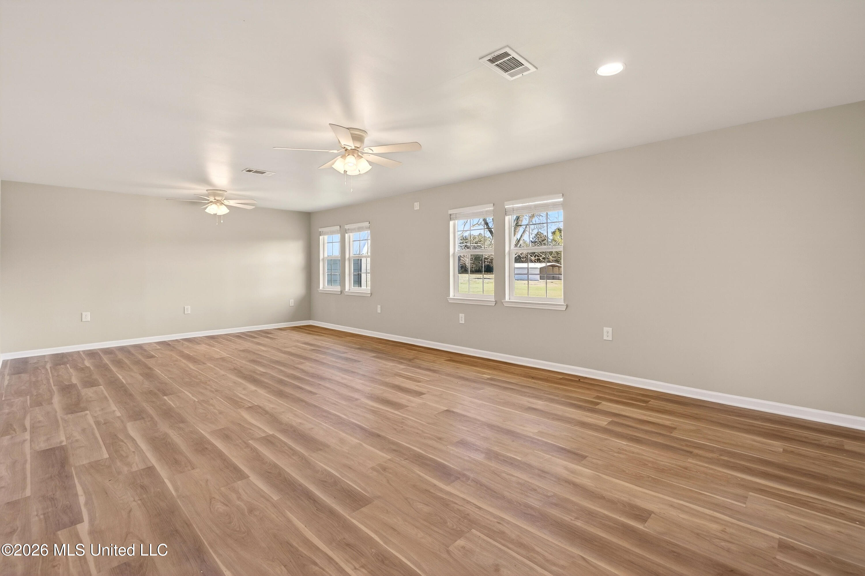 1059 Thomas School Road Lumberton, MS 39455 - Photo 11 of 50 Livingroom1