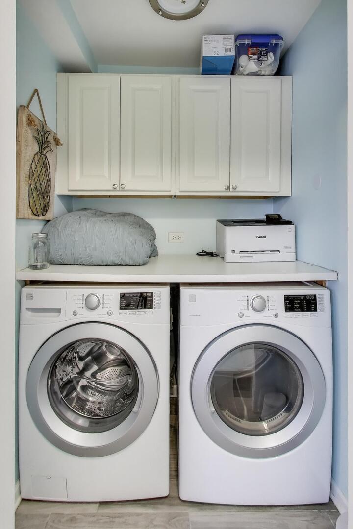 1127 Timber Trails Road Downers Grove, IL 60516 - Photo 22 of 30 a utility room with dryer and washer