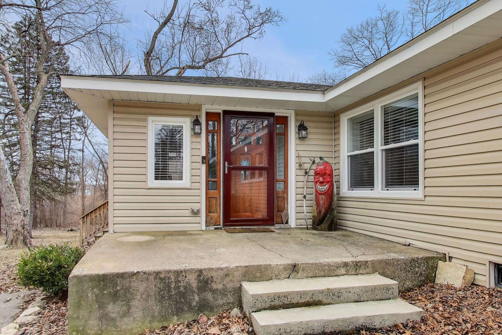 1127 Timber Trails Road Downers Grove, IL 60516 - Photo 4 of 30 a view of a house with window