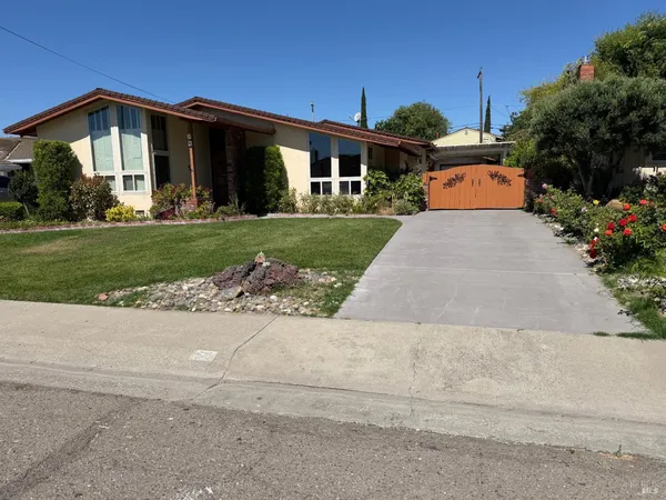 $549,000 | 60 Highland Drive, Rio Vista, CA 94571