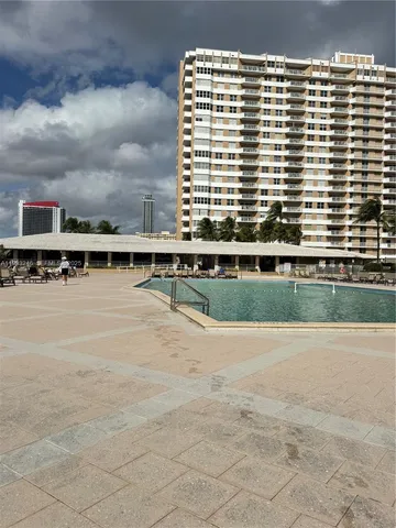 $599,000 | 1980 South Ocean Drive, Unit 20Q, Hallandale Beach, FL 33009