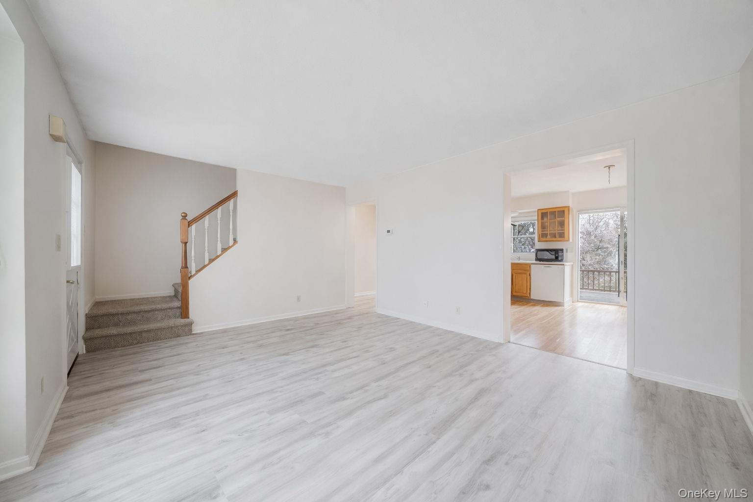 190 Merrick Road, Unit 35 Amityville, NY 11701 - Photo 3 of 17