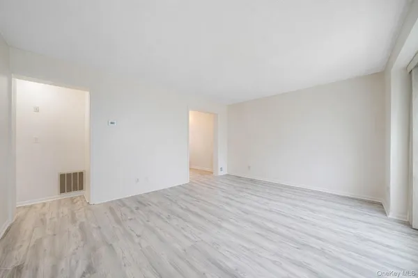 $479,000 | 190 Merrick Road, Unit 35, Amityville, NY 11701