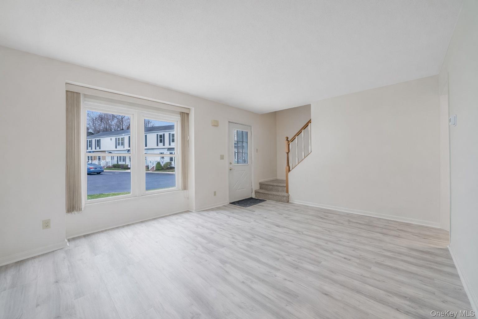 190 Merrick Road, Unit 35 Amityville, NY 11701 - Photo 5 of 17