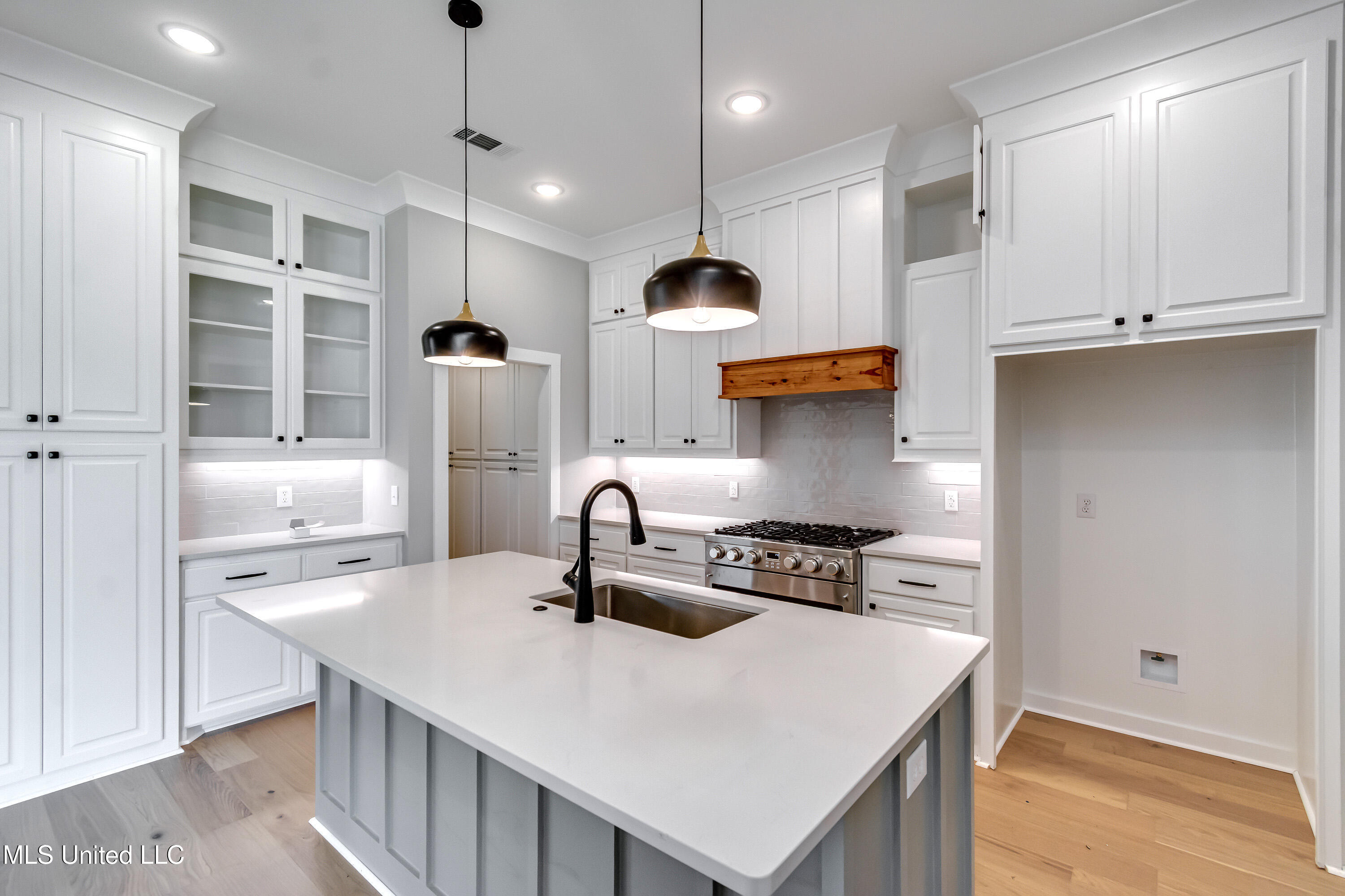 501 Harper Cove Flowood, MS 39232 - Photo 12 of 57 501 Harper Cv-24