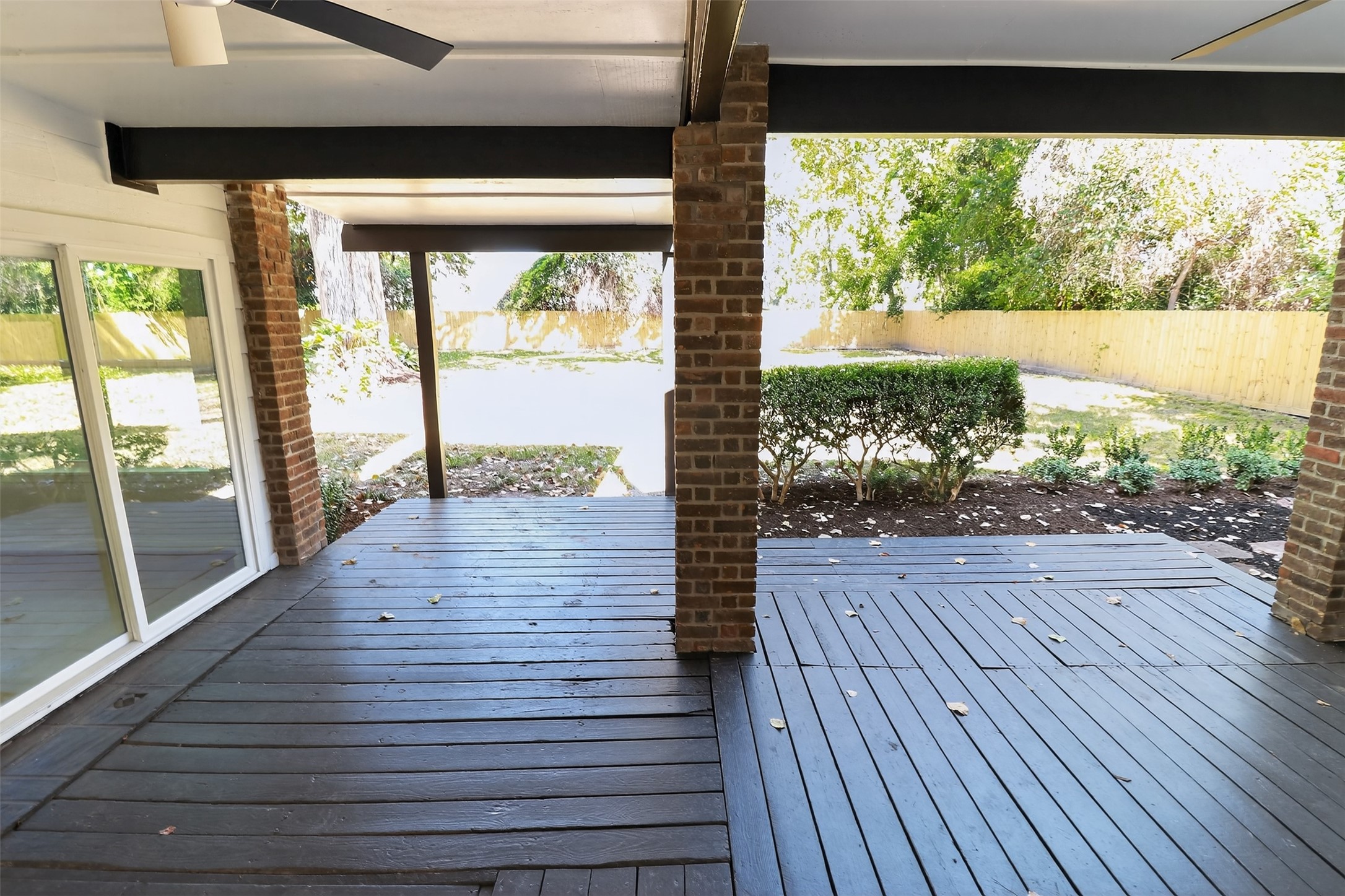 406 Hohldale Street Houston, TX 77091 - Photo 15 of 39 Big covered patio to host great parties at