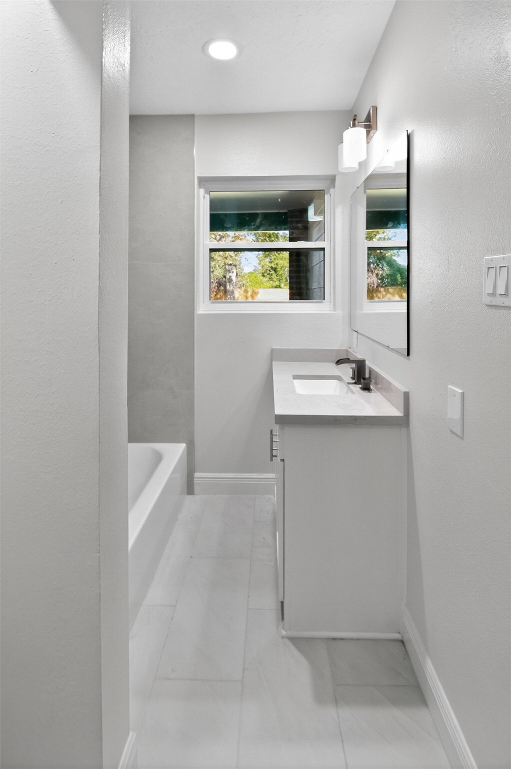 406 Hohldale Street Houston, TX 77091 - Photo 17 of 39