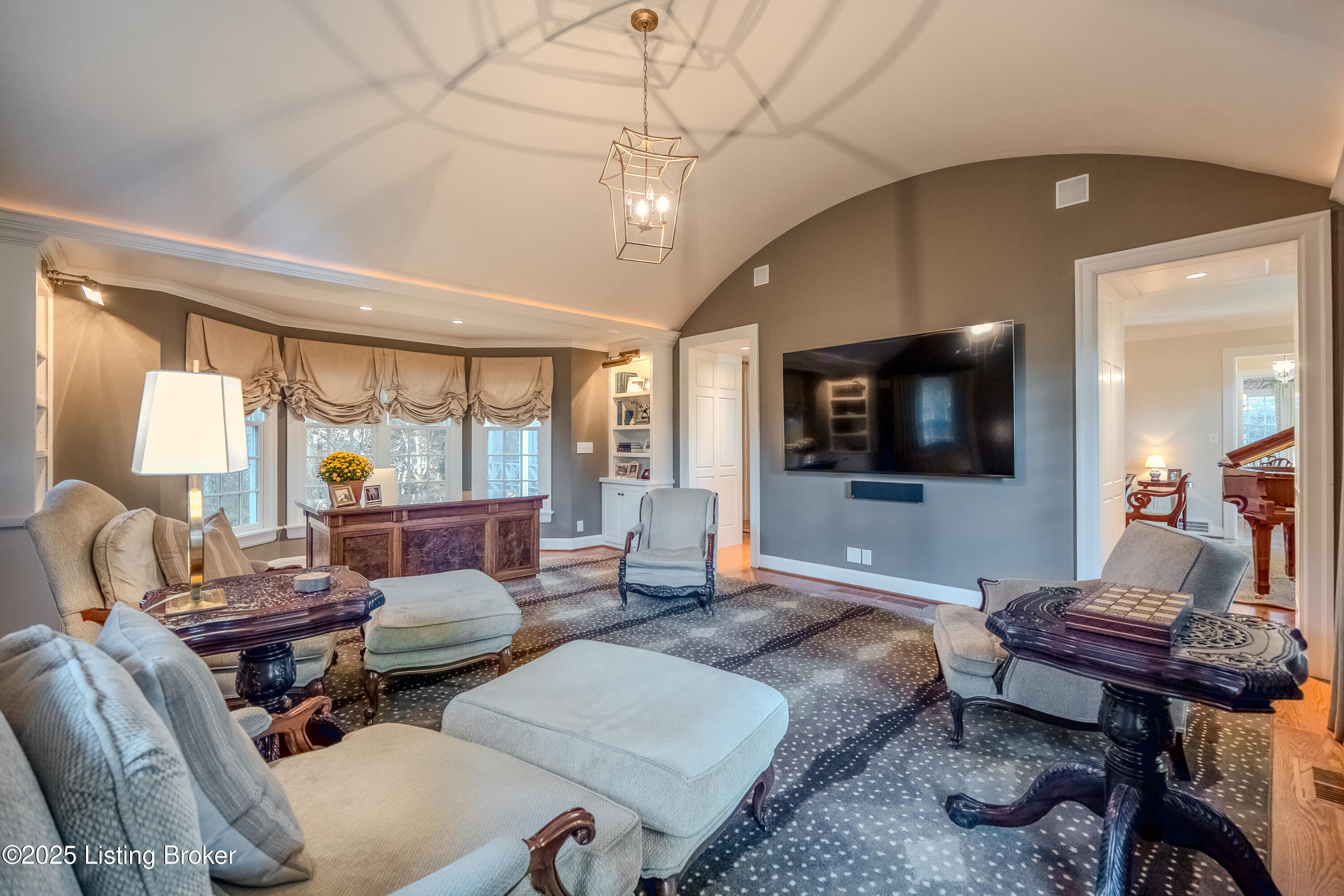 320 Mockingbird Hill Road Louisville, KY 40207 - Photo 10 of 68 A7405309-HDR