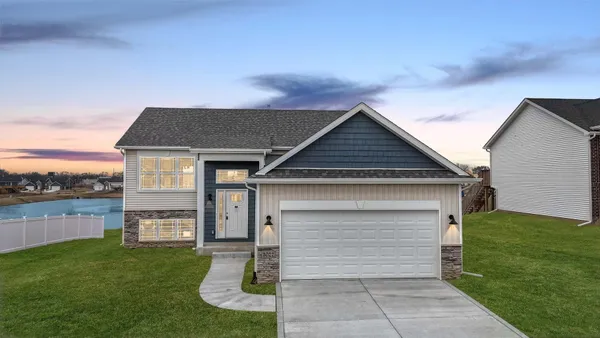 $404,999 | 3022 West 84th Place, Merrillville, IN 46410