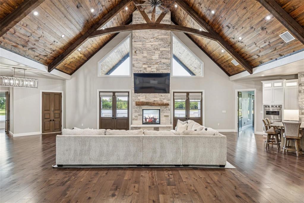 12877 Foutch Road Pilot Point, TX 76258 - Photo 8 of 40