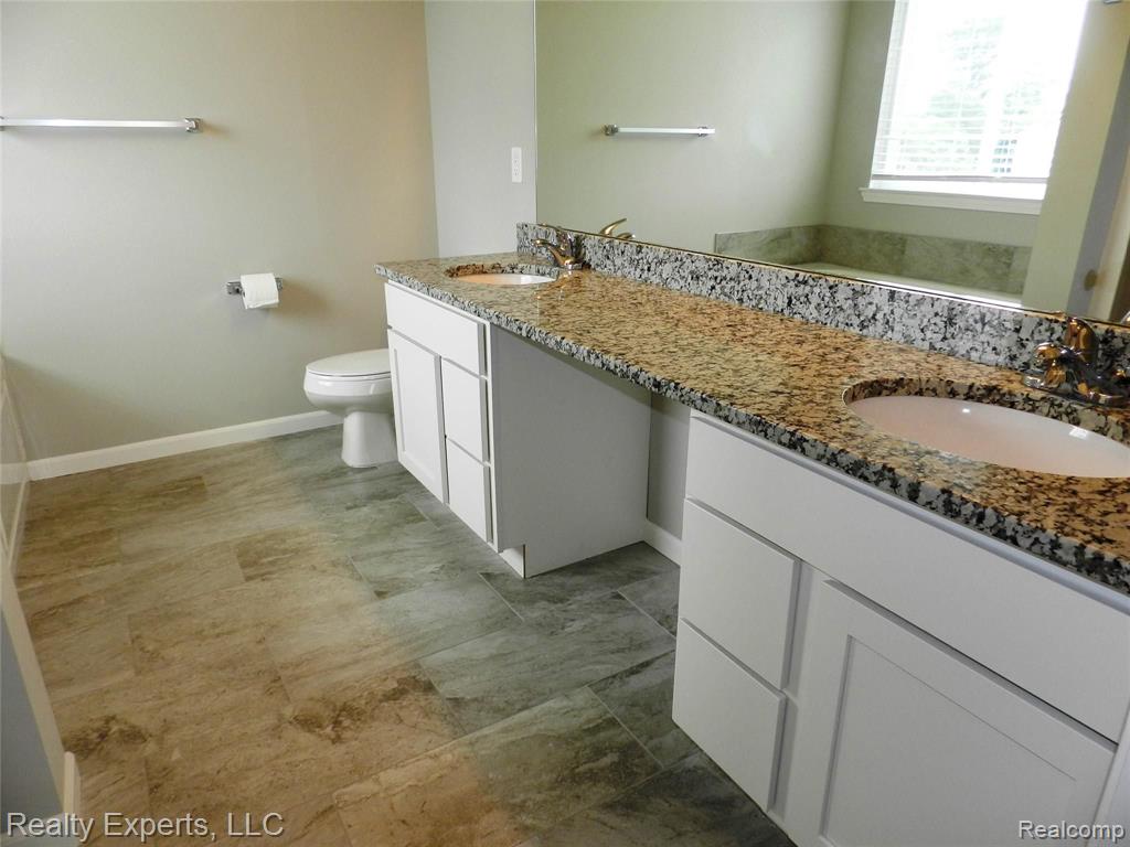 13428 Stamford Road Belleville, MI 48111 - Photo 22 of 27