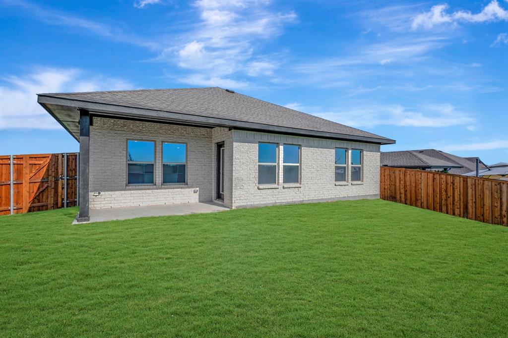 1424 Elliott Road Howe, TX 75459 - Photo 27 of 28 a view of a backyard of the house