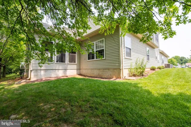 $675,000 | 221 Valencia Drive, Monroe Township, NJ 08831