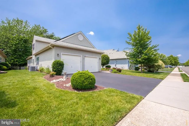 $675,000 | 221 Valencia Drive, Monroe Township, NJ 08831