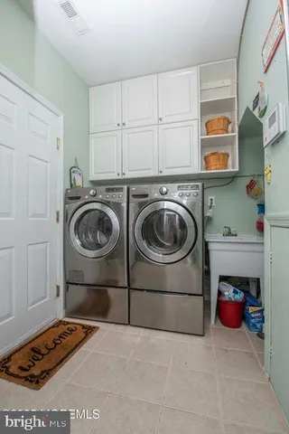 $675,000 | 221 Valencia Drive, Monroe Township, NJ 08831