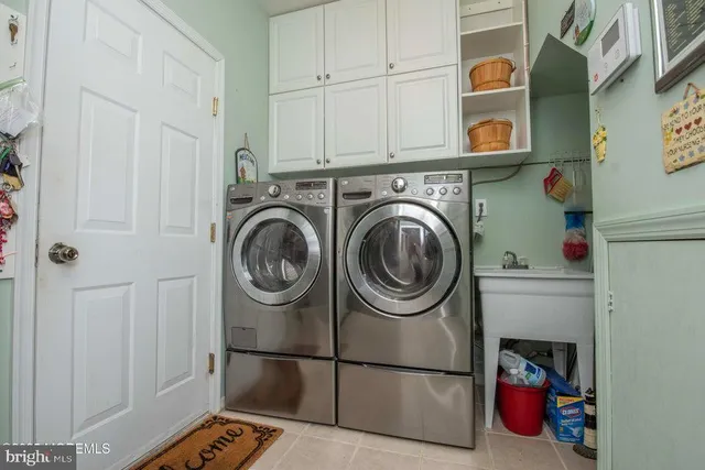 $675,000 | 221 Valencia Drive, Monroe Township, NJ 08831