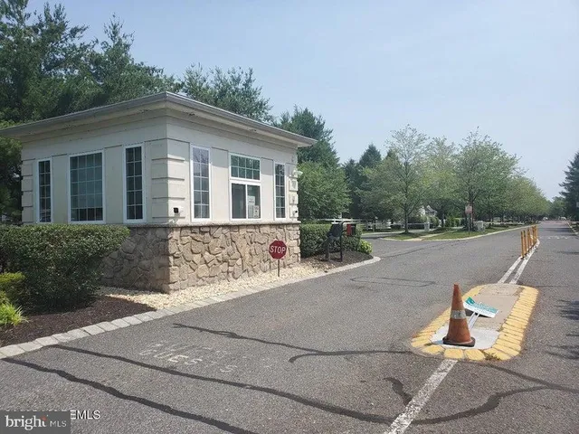 $675,000 | 221 Valencia Drive, Monroe Township, NJ 08831