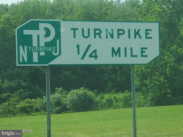 $675,000 | 221 Valencia Drive, Monroe Township, NJ 08831