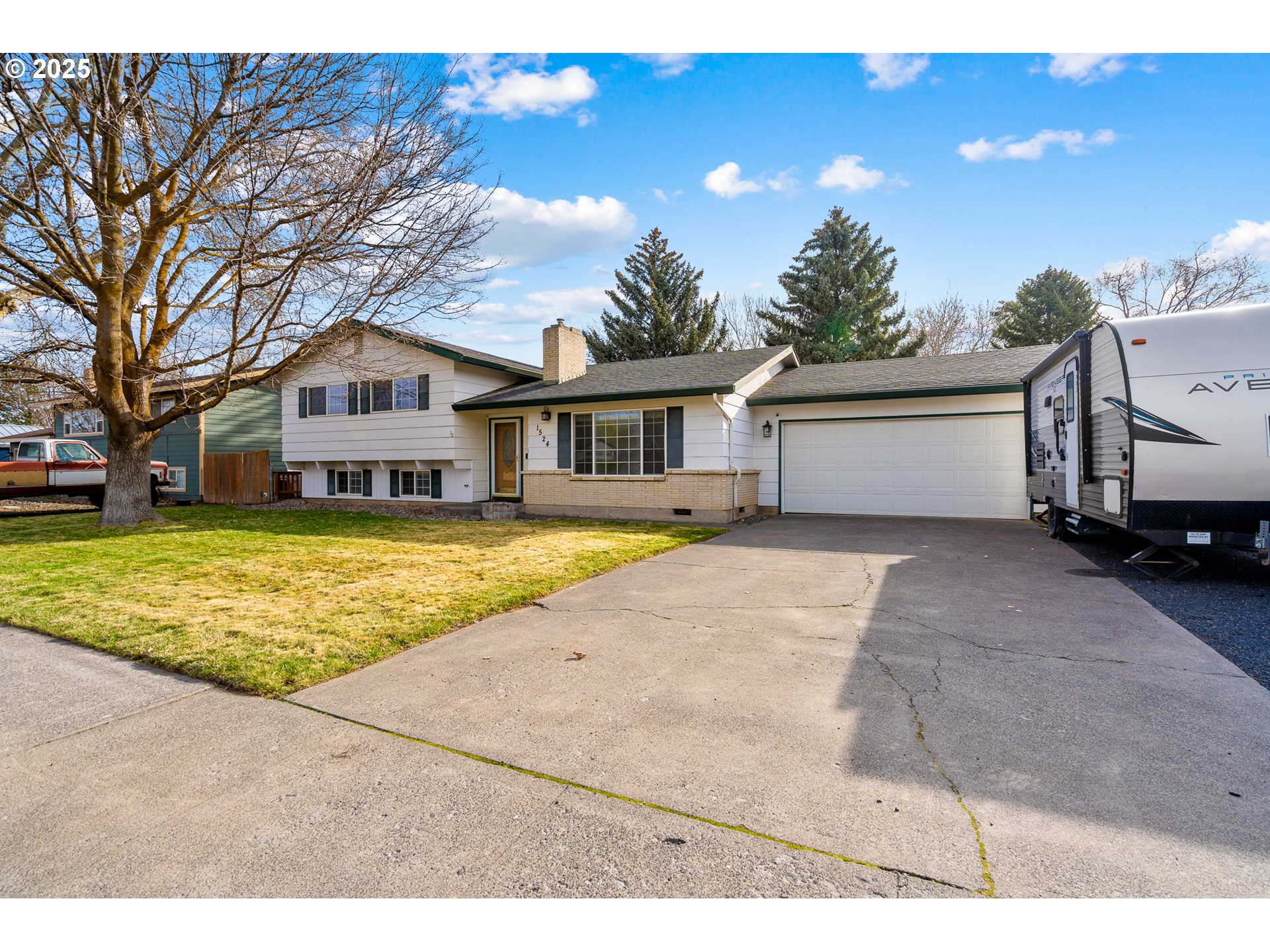 1524 Southwest 44th Street Pendleton, OR 97801 - Photo 3 of 45