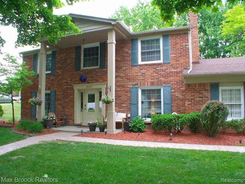 889 Spartan Drive Rochester Hills, MI 48309 - Photo 1 of 38