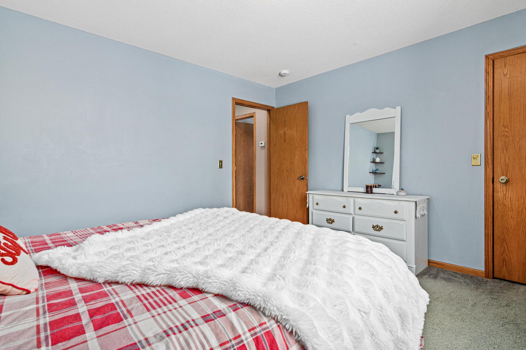 1160 Joe's Lake Road Cambridge, MN 55008 - Photo 3 of 39