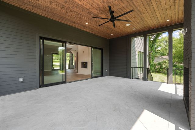 a view of entryway and hall