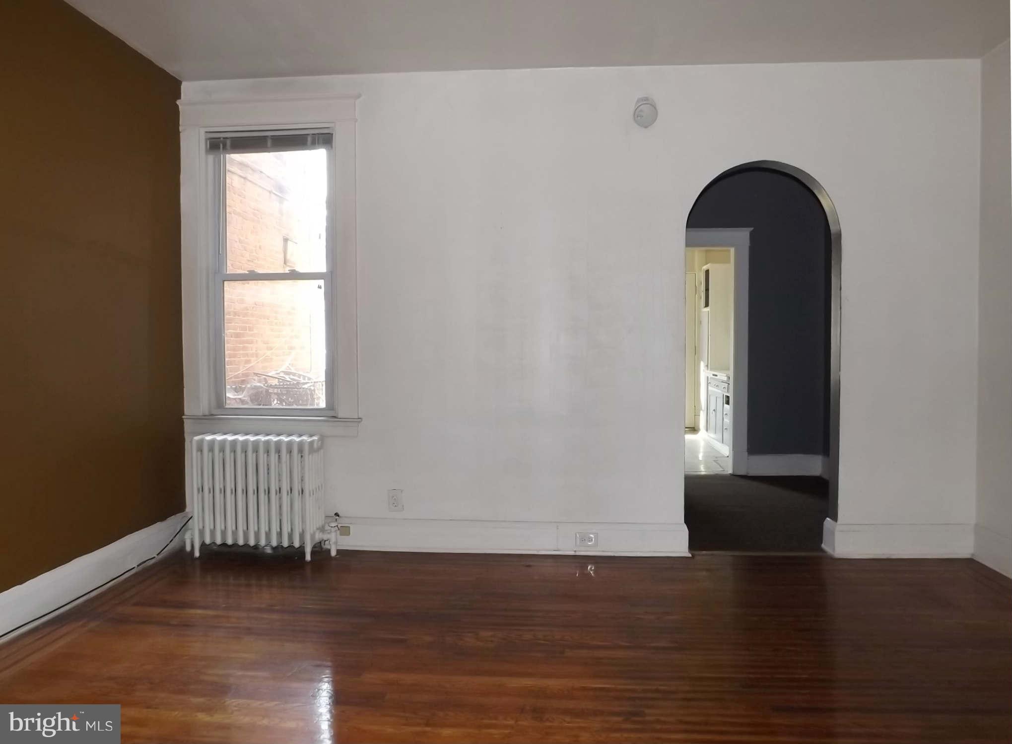 5120 Harford Road Baltimore, MD 21214 - Photo 4 of 18 Living Room