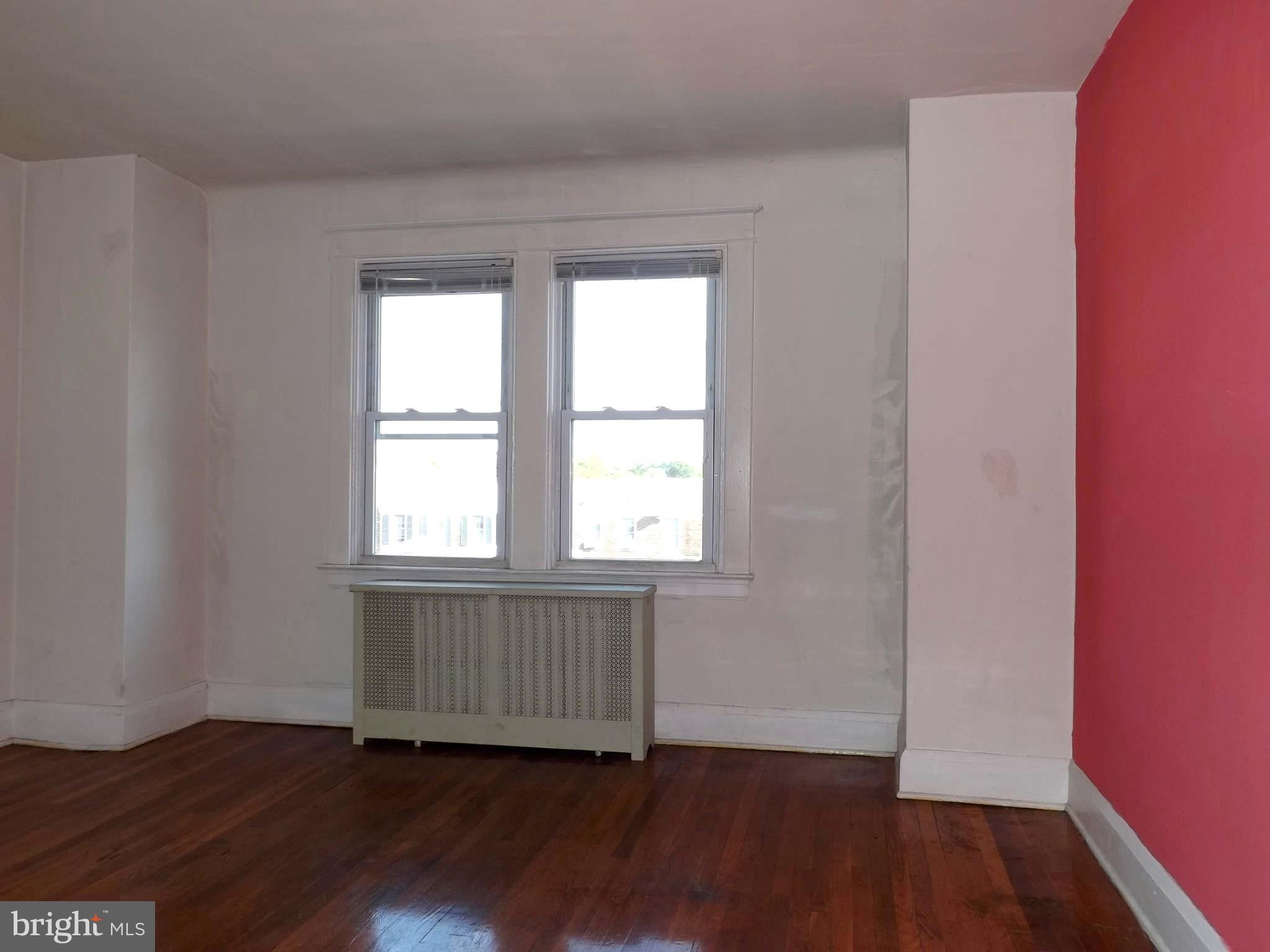 5120 Harford Road Baltimore, MD 21214 - Photo 10 of 18 Living Room