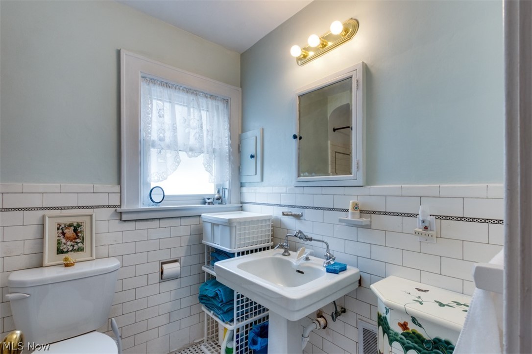 3990 Navahoe Road Cleveland Heights, OH 44121 - Photo 15 of 32