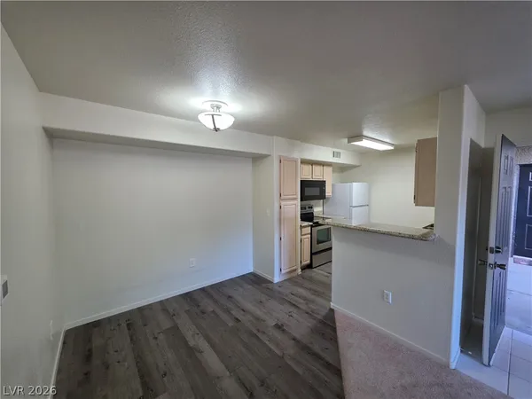 $1,100 | 555 East Silverado Ranch Boulevard, Unit 1123, Las Vegas, NV 89183