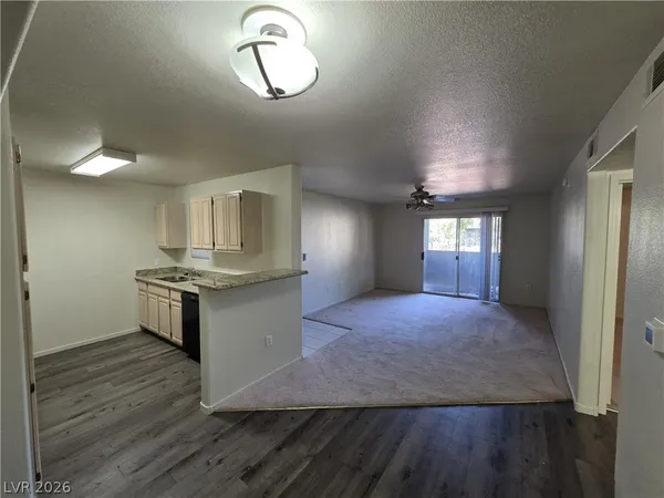 $1,100 | 555 East Silverado Ranch Boulevard, Unit 1123, Las Vegas, NV 89183