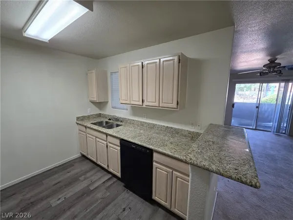 $1,100 | 555 East Silverado Ranch Boulevard, Unit 1123, Las Vegas, NV 89183