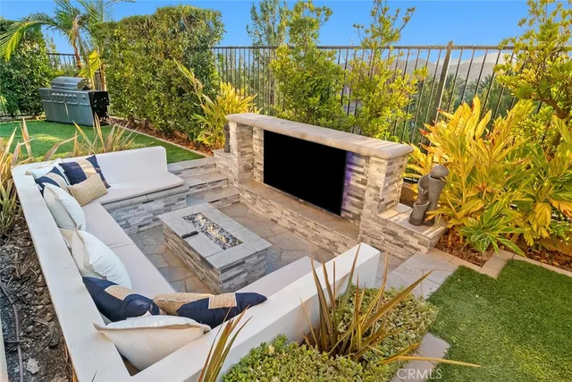 $1,349,000 | 20732 Beech Circle, Porter Ranch, CA 91326