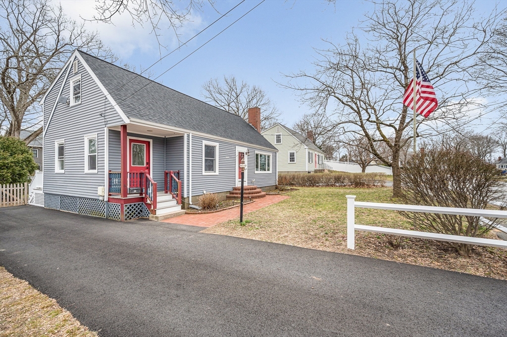52 Tennyson Road Reading, MA 01867 - Photo 3 of 33 Gallery Image 3