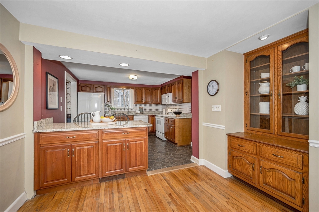 52 Tennyson Road Reading, MA 01867 - Photo 7 of 33 Gallery Image 7