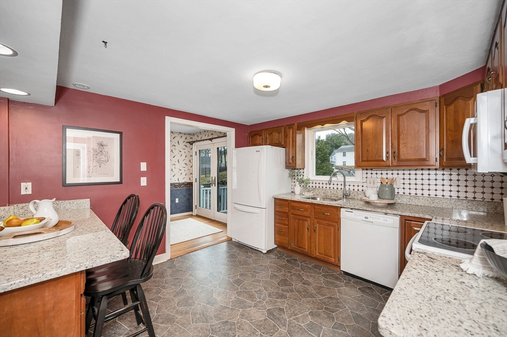 52 Tennyson Road Reading, MA 01867 - Photo 8 of 33 Gallery Image 8