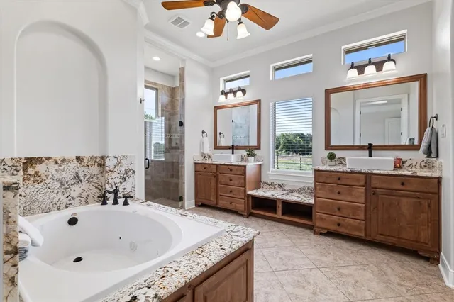 $990,000 | 402 North Pkwy Drive, Alvarado, TX 76009