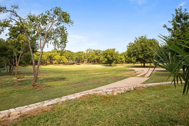 $990,000 | 402 North Pkwy Drive, Alvarado, TX 76009