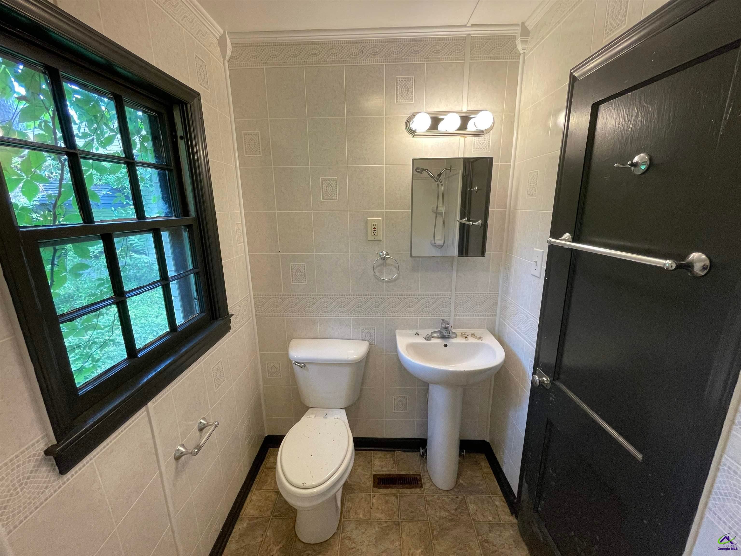 110 Southwest Peter Street Cochran, GA 31014 - Photo 11 of 19 Gallery Image 11