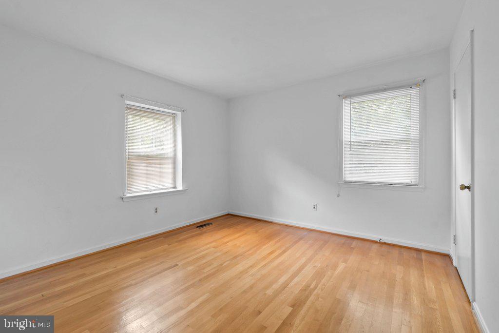 9704 Hall Road Potomac, MD 20854 - Photo 31 of 41 an empty room with a window