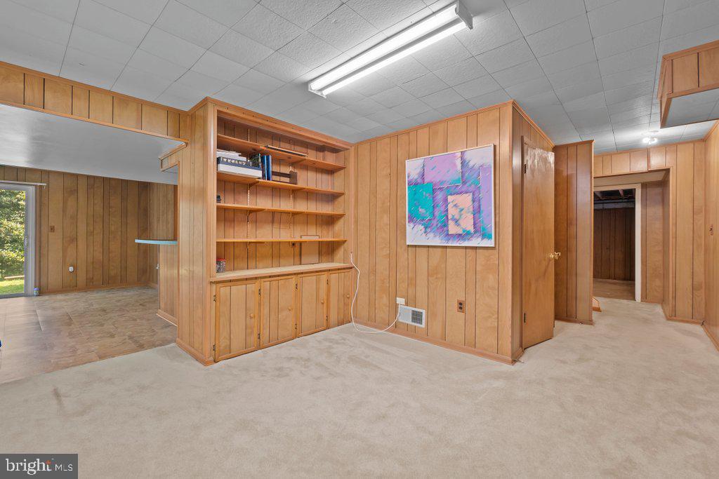 9704 Hall Road Potomac, MD 20854 - Photo 35 of 41