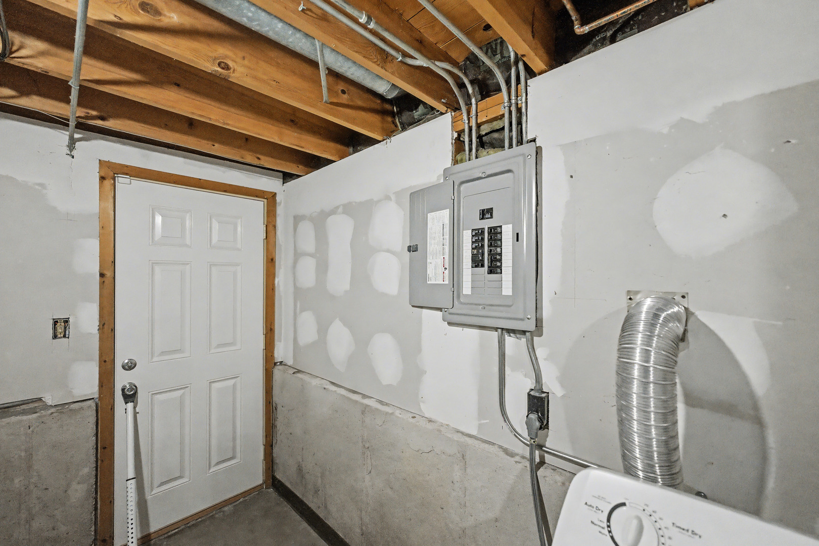 118 Evergreen Street Addison, IL 60101 - Photo 27 of 38 a view of entryway