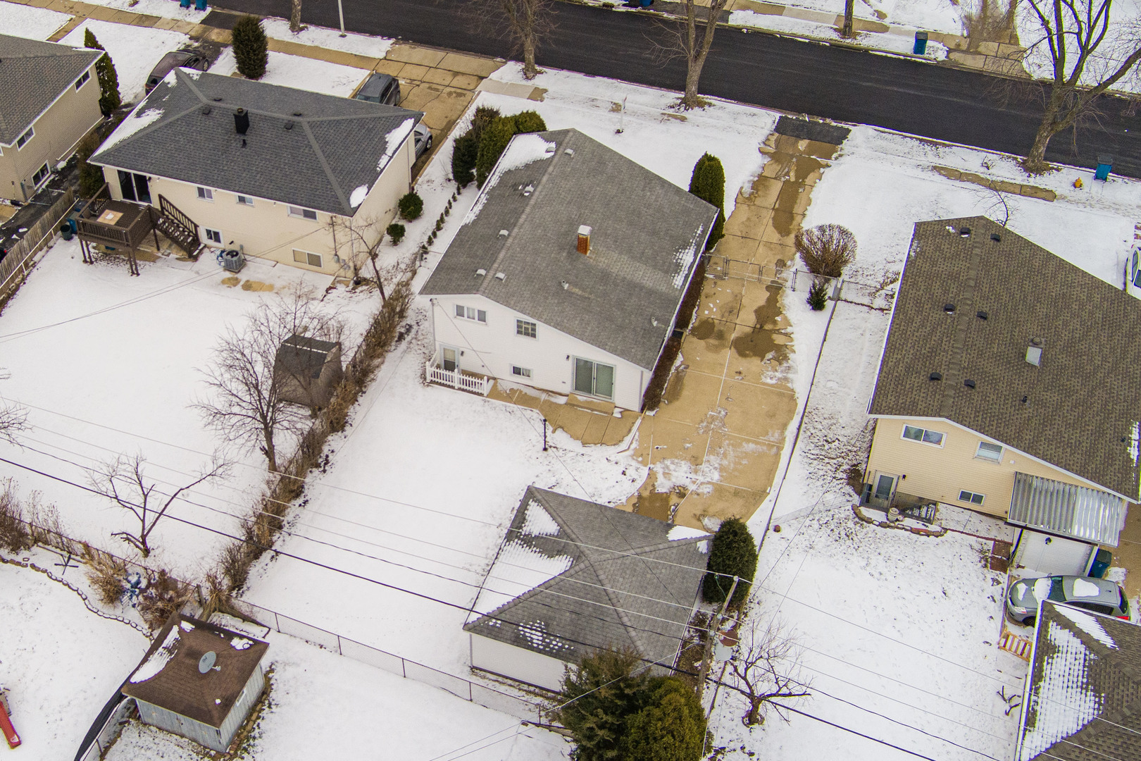 118 Evergreen Street Addison, IL 60101 - Photo 4 of 38 an aerial view of a house with a yard