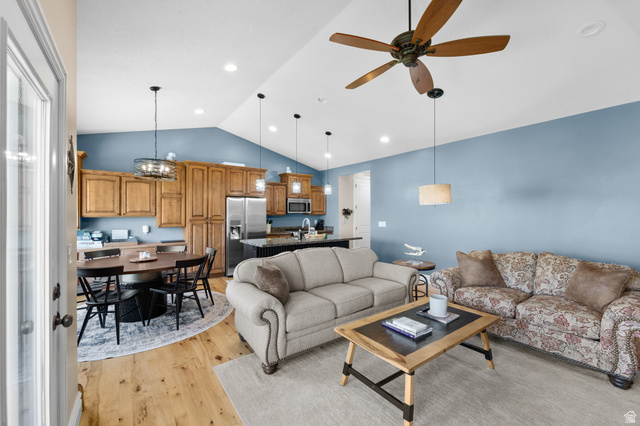 1445 Chateau Ridge Way Sandy, UT 84092 - Photo 4 of 63