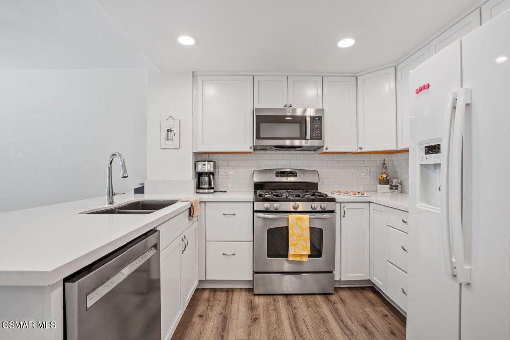 656 Blue Oak Avenue Thousand Oaks, CA 91320 - Photo 21 of 33