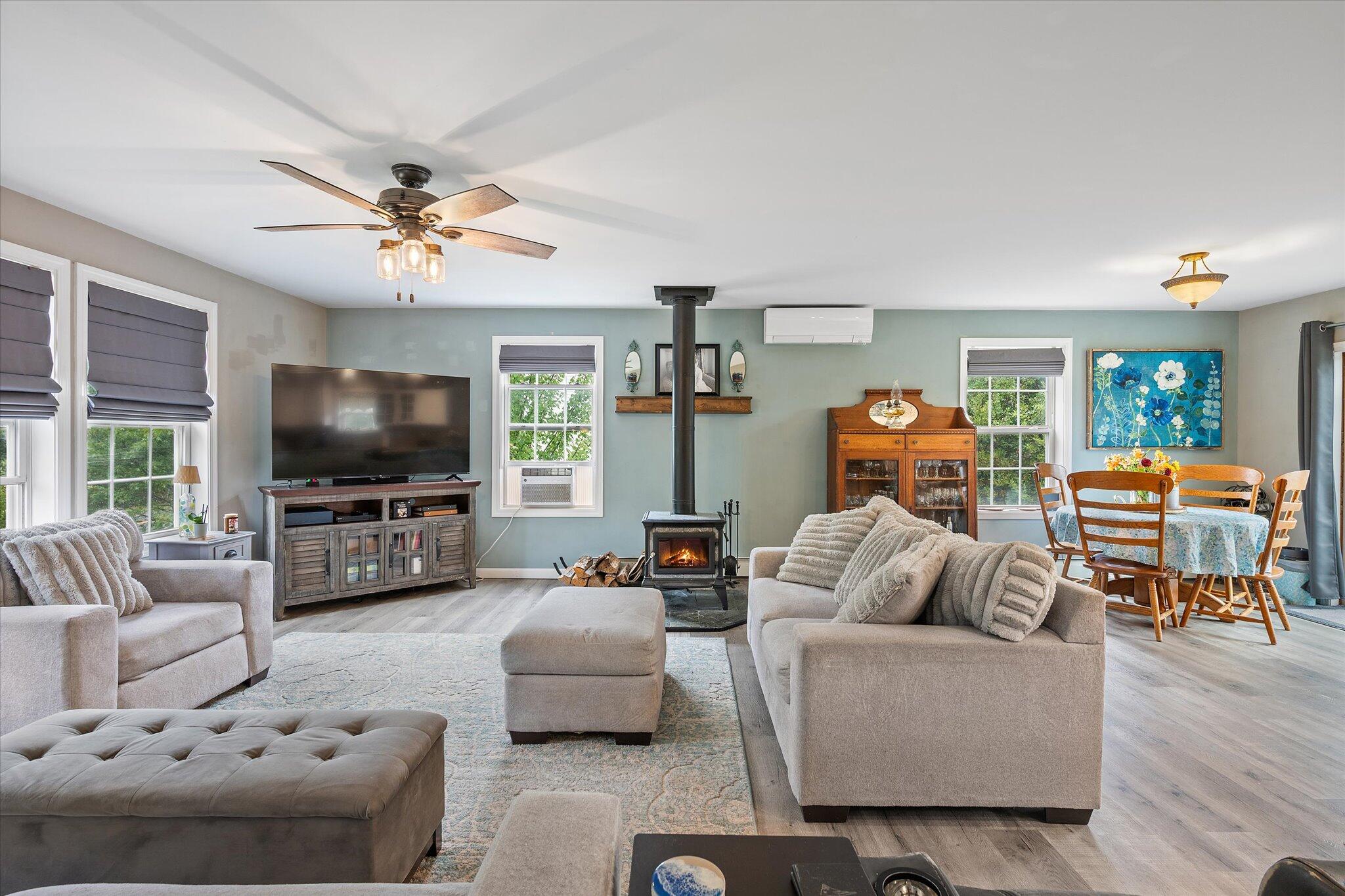 151 Bomarc Road Bangor, ME 04401 - Photo 10 of 46 12-Living